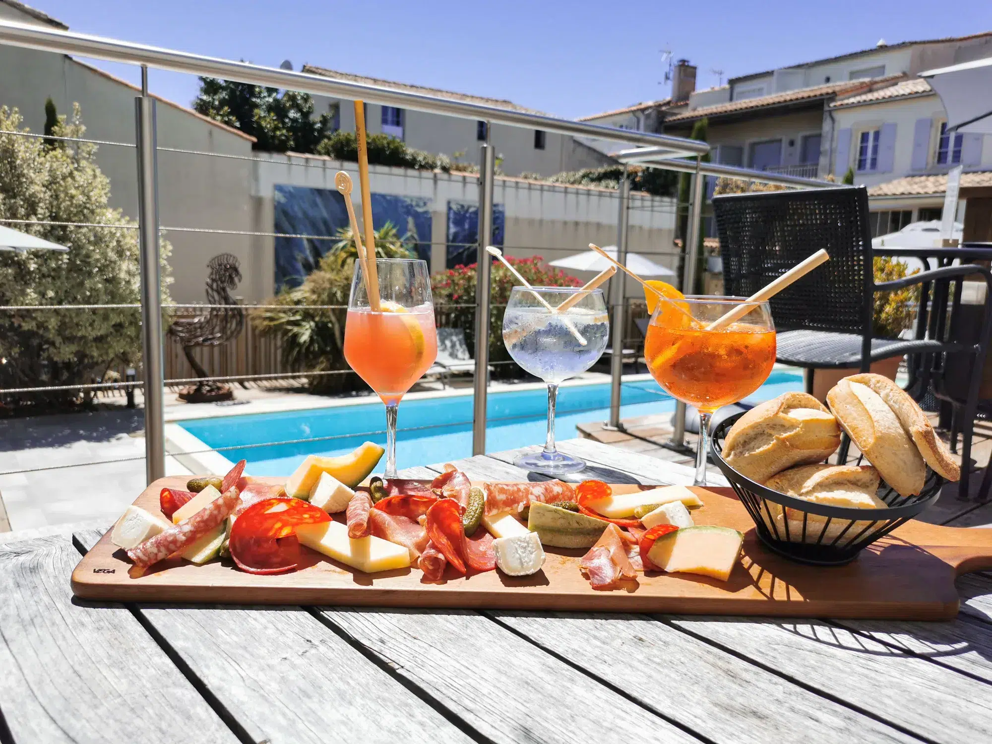 hotel galion ile de re piscine cocktails